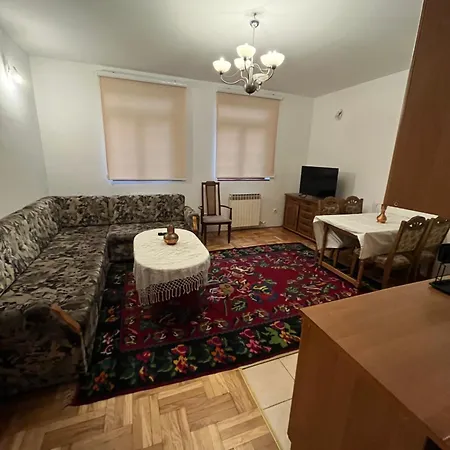 Traditional Hideaway アパート サラエヴォ