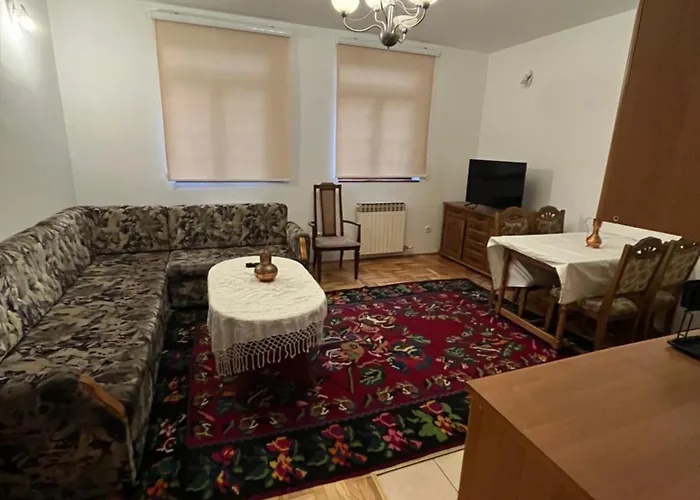 Traditional Hideaway アパート サラエヴォ